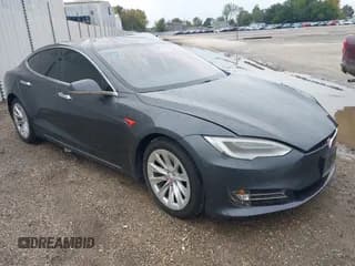 ✅ 2017 Tesla Model S 60 • VIN: 5YJSA1E17HF202747 • Lot: 43808471. Listed on IAAI with 86,966 mi. Free auction sales archive from the USA and detailed vehicle history report at DreamBid. Image 1.