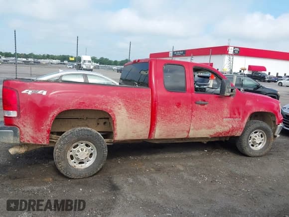 ✅ 2007 GMC Sierra 2500HD SLE2 • VIN: 1GTHK29K77E559538 • Лот: 42508493. Опубликован ранее на IAAI с пробегом 151 091 миль. Бесплатный доступ к архиву аукционных продаж из США и подробный отчёт об истории автомобиля на DreamBid. Изображение 14.