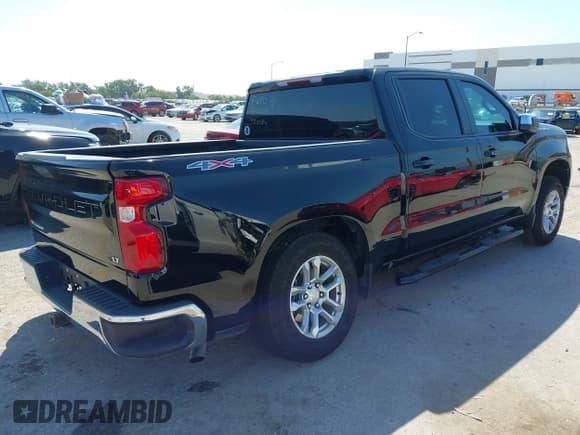 ✅ 2023 Chevrolet Silverado 1500 LT • VIN: 3GCPDDEK8PG176806 • Lot: 43138003. Listed on IAAI with 13,272 mi. Free auction sales archive from the USA and detailed vehicle history report at DreamBid. Image 4.