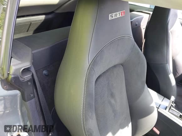 ✅ 2005 Chrysler Crossfire SRT-6 • VIN: 1C3AN79N65X040681 • Лот: 43715112. Опубликован ранее на IAAI с пробегом 114 571 миль. Бесплатный доступ к архиву аукционных продаж из США и подробный отчёт об истории автомобиля на DreamBid. Изображение 8.