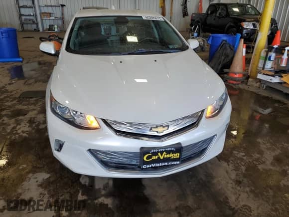 ✅ 2018 Chevrolet Volt LT • VIN: 1G1RC6S5XJU139923 • Lot: 86285015. Wystawiony na Copart z przebiegiem 108 068 mil. Bezpłatny archiwum sprzedaży aukcyjnych z USA i szczegółowy raport historii pojazdu na DreamBid. Zdjęcie 5.