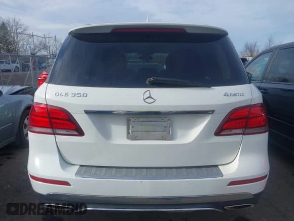 ✅ 2016 Mercedes-Benz GLE 350 • VIN: 4JGDA5HB4GA693138 • Lot: 43735650. Listed on IAAI with 158,247 mi. Free auction sales archive from the USA and detailed vehicle history report at DreamBid. Image 17.