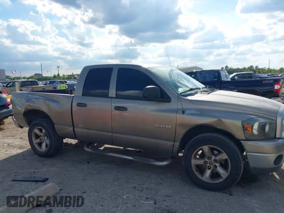 2008 Dodge 1500 SLT с VIN 1D7HA18N28J151990, выставлен на аукционе IAAI как лот 43390212 с пробегом 276 007 миль миль и . История ставок и продаж доступна на DreamBid. Изображение 14.