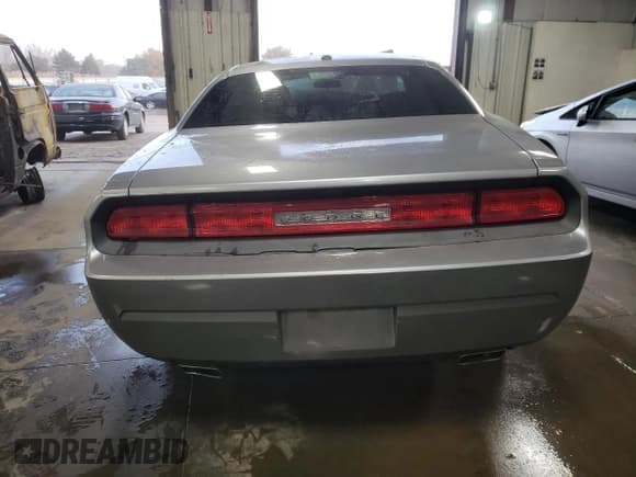 ✅ 2014 Dodge Challenger SXT • VIN: 2C3CDYAG1EH181709 • Lot: 77967864. Wystawiony na Copart z przebiegiem Nie podano. Bezpłatny archiwum sprzedaży aukcyjnych z USA i szczegółowy raport historii pojazdu na DreamBid. Zdjęcie 6.