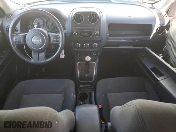 ✅ 2011 Jeep Patriot Sport • VIN: 1J4NF1GB6BD105097 • Lot: 90835745. Listed on Copart with 182,981 mi. Free auction sales archive from the USA and detailed vehicle history report at DreamBid. Image 8.