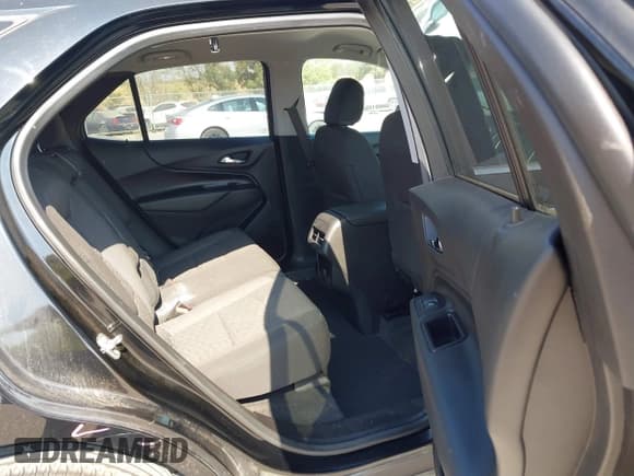 ✅ 2018 Chevrolet Equinox LT • VIN: 2GNAXSEV3J6267911 • Lot: 43339508. Wystawiony na IAAI z przebiegiem 111 096 mil. Bezpłatny archiwum sprzedaży aukcyjnych z USA i szczegółowy raport historii pojazdu na DreamBid. Zdjęcie 8.