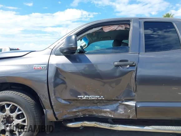 ✅ 2011 Toyota Tundra SR • VIN: 5TFTY5F19BX007283 • Лот: 43293941. Опубликован ранее на IAAI с пробегом 381 898 миль. Бесплатный доступ к архиву аукционных продаж из США и подробный отчёт об истории автомобиля на DreamBid. Изображение 19.