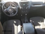 ✅ 2015 Jeep Wrangler Unlimited Sport • VIN: 1C4HJWDG7FL620619 • Лот: 82568875. Опубликован ранее на Copart с пробегом 95 171 миль. Бесплатный доступ к архиву аукционных продаж из США и подробный отчёт об истории автомобиля на DreamBid. Изображение 8.