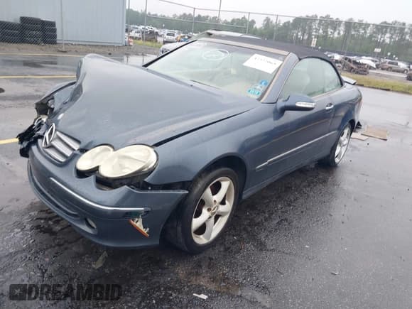 ✅ 2005 Mercedes-Benz CLK 320 • VIN: WDBTK65J65F134106 • Lot: 42322069. Wystawiony na IAAI z przebiegiem 138 407 mil. Bezpłatny archiwum sprzedaży aukcyjnych z USA i szczegółowy raport historii pojazdu na DreamBid. Zdjęcie 2.