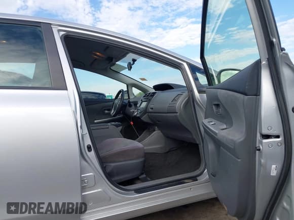 ✅ 2013 Toyota Prius Three • VIN: JTDZN3EU7D3217524 • Лот: 43409097. Опубликован ранее на IAAI с пробегом 143 499 миль. Бесплатный доступ к архиву аукционных продаж из США и подробный отчёт об истории автомобиля на DreamBid. Изображение 5.