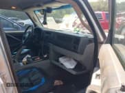 ✅ 2006 Jeep Commander • VIN: 1J8HH48N16C156972 • Lot: 42577569. Wystawiony na IAAI z przebiegiem Nie podano. Bezpłatny archiwum sprzedaży aukcyjnych z USA i szczegółowy raport historii pojazdu na DreamBid. Zdjęcie 5.