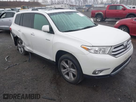 ✅ 2013 Toyota Highlander Limited • VIN: 5TDDK3EH1DS205468 • Lot: 40921522. Listed on IAAI with 155,089 mi. Free auction sales archive from the USA and detailed vehicle history report at DreamBid. Image 1.