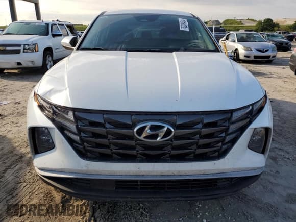 ✅ 2022 Hyundai Tucson SE • VIN: 5NMJA3AE8NH004477 • Lot: 76228434. Wystawiony na Copart z przebiegiem 40 791 mil. Bezpłatny archiwum sprzedaży aukcyjnych z USA i szczegółowy raport historii pojazdu na DreamBid. Zdjęcie 5.