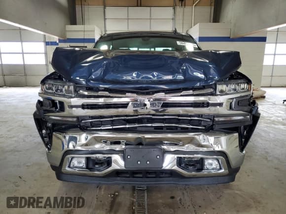 ✅ 2021 Chevrolet Silverado 1500 LTZ • VIN: 1GCUYGET8MZ153510 • Lot: 56452205. Wystawiony na Copart z przebiegiem 41 831 mil. Bezpłatny archiwum sprzedaży aukcyjnych z USA i szczegółowy raport historii pojazdu na DreamBid. Zdjęcie 5.