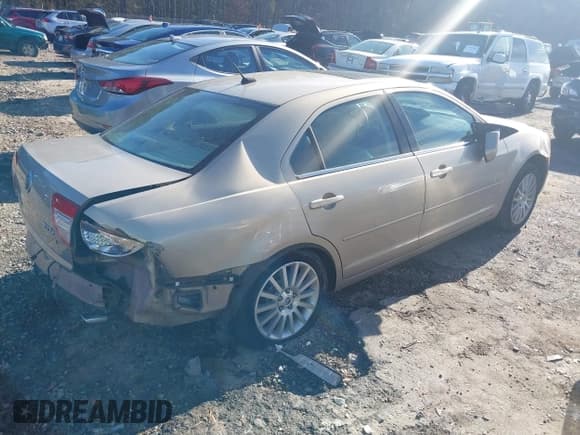 ✅ 2008 Mercury Milan Premier • VIN: 3MEHM02148R662431 • Lot: 41082625. Listed on IAAI with 133,652 mi. Free auction sales archive from the USA and detailed vehicle history report at DreamBid. Image 4.