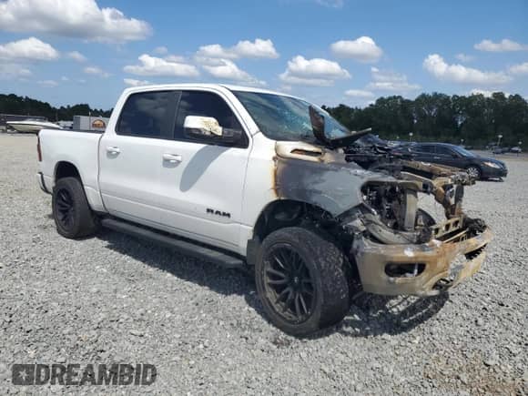 2020 Ram 1500 Lone Star z VIN 1C6SRFFTXLN328124, wystawiony jako Copart lot #81682895 z przebiegiem Nie podano mil oraz Szkoda całkowita • Salvage title. Historia ofert i sprzedaży dostępna na DreamBid. Obrazek 4.