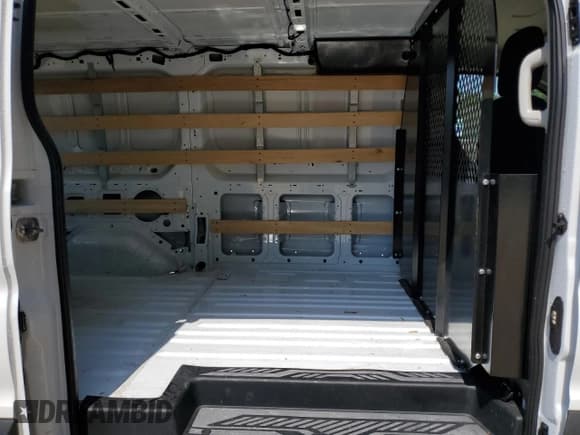 ✅ 2024 Ford Transit Cargo • VIN: 1FTBR1Y8XRKB03474 • Lot: 63350915. Wystawiony na Copart z przebiegiem 13 098 mil. Bezpłatny archiwum sprzedaży aukcyjnych z USA i szczegółowy raport historii pojazdu na DreamBid. Zdjęcie 11.