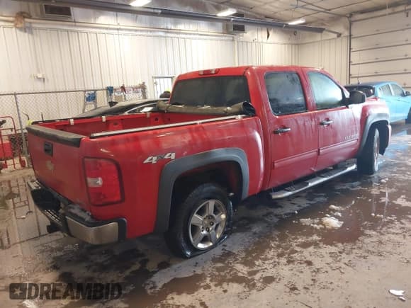 ✅ 2010 Chevrolet Silverado 1500 1HY • VIN: 3GCXKUEJ2AG214941 • Lot: 41221547. Listed on IAAI with 199,365 mi. Free auction sales archive from the USA and detailed vehicle history report at DreamBid. Image 4.