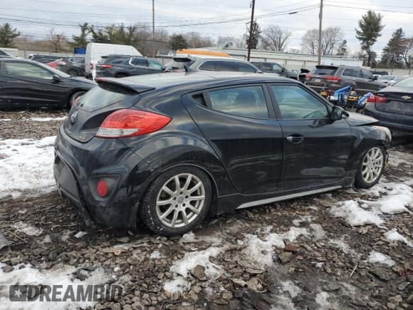 ✅ 2013 Hyundai Veloster Turbo • VIN: KMHTC6AE4DU173869 • Lot: 42144325. Wystawiony na Copart z przebiegiem Nie podano. Bezpłatny archiwum sprzedaży aukcyjnych z USA i szczegółowy raport historii pojazdu na DreamBid. Zdjęcie 3.