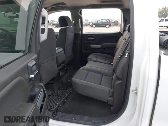 ✅ 2018 Chevrolet Silverado 1500 LT • VIN: 3GCUKREC8JG443934 • Lot: 43266162. Listed on IAAI with 79,404 mi. Free auction sales archive from the USA and detailed vehicle history report at DreamBid. Image 8.
