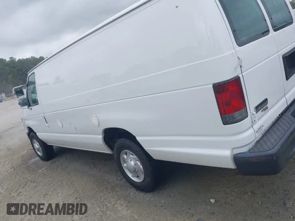 ✅ 2012 Ford Econoline Cargo Commercial • VIN: 1FDSS3EL0CDA27182 • Lot: 43386947. Wystawiony na IAAI z przebiegiem 475 593 mil. Bezpłatny archiwum sprzedaży aukcyjnych z USA i szczegółowy raport historii pojazdu na DreamBid. Zdjęcie 14.
