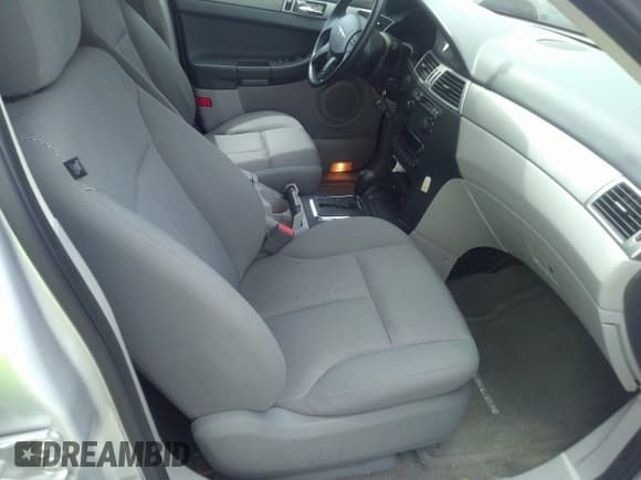 ✅ 2007 Chrysler Pacifica • VIN: 2A8GF48X97R362830 • Lot: 42187953. Listed on IAAI with 82,477 mi. Free auction sales archive from the USA and detailed vehicle history report at DreamBid. Image 5.