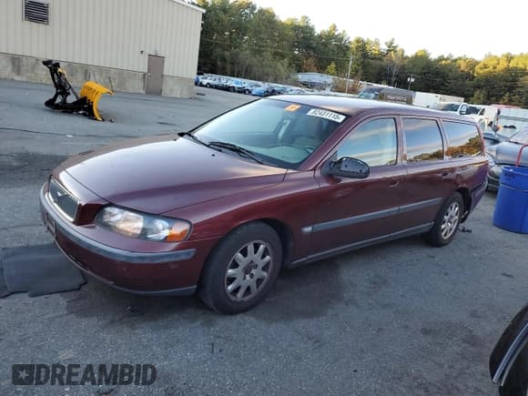 ✅ 2001 Volvo V70 • VIN: YV1SW61R011116151 • Lot: 82431115. Listed on Copart with 187,260 mi. Free auction sales archive from the USA and detailed vehicle history report at DreamBid. Image 1.