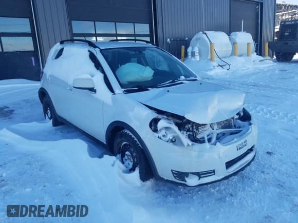 ✅ 2013 Suzuki SX4 Crossover • VIN: JS2YB5A34D6101523 • Lot: 83203184. Wystawiony na Copart z przebiegiem 114 057 mil. Bezpłatny archiwum sprzedaży aukcyjnych z USA i szczegółowy raport historii pojazdu na DreamBid. Zdjęcie 4.