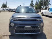 ✅ 2020 Kia Soul LX • VIN: KNDJ23AU7L7013048 • Lot: 85403475. Wystawiony na Copart z przebiegiem 176 891 mil. Bezpłatny archiwum sprzedaży aukcyjnych z USA i szczegółowy raport historii pojazdu na DreamBid. Zdjęcie 5.