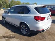 ✅ 2017 BMW X5 sDrive35i • VIN: 5UXKR2C32H0X06140 • Lot: 43449720. Wystawiony na IAAI z przebiegiem 99 757 mil. Bezpłatny archiwum sprzedaży aukcyjnych z USA i szczegółowy raport historii pojazdu na DreamBid. Zdjęcie 3.
