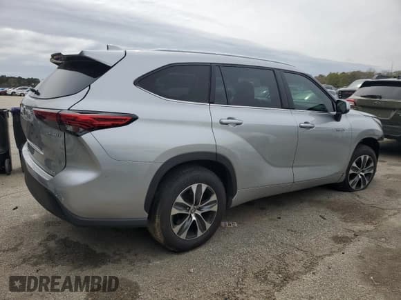 ✅ 2021 Toyota Highlander Hybrid XLE • VIN: 5TDHARAH9MS507779 • Lot: 50139435. Wystawiony na Copart z przebiegiem 54 597 mil. Bezpłatny archiwum sprzedaży aukcyjnych z USA i szczegółowy raport historii pojazdu na DreamBid. Zdjęcie 3.
