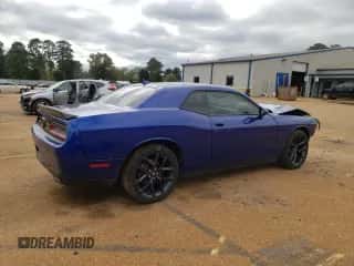 2020 Dodge Challenger SXT z VIN 2C3CDZAG8LH178048, wystawiony jako Copart lot #67616072 z przebiegiem 39 773 mil mil oraz . Historia ofert i sprzedaży dostępna na DreamBid. Obrazek 3.