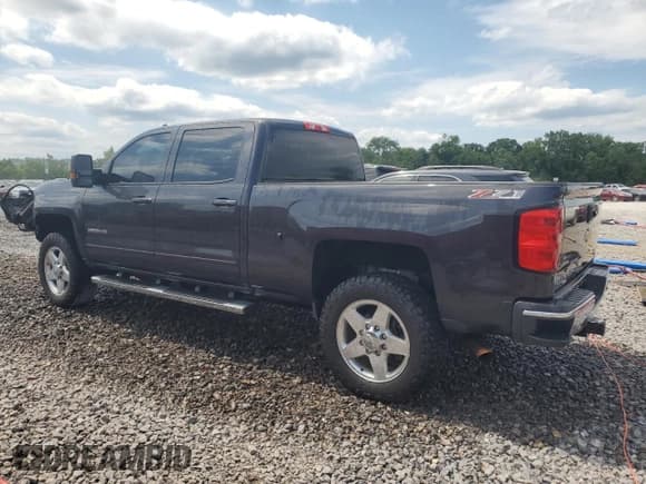 ✅ 2015 Chevrolet Silverado 2500HD LT • VIN: 1GC1KVEG7FF520039 • Lot: 57408335. Wystawiony na Copart z przebiegiem 115 804 mil. Bezpłatny archiwum sprzedaży aukcyjnych z USA i szczegółowy raport historii pojazdu na DreamBid. Zdjęcie 2.