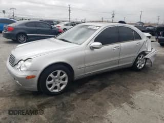 ✅ 2003 Mercedes-Benz C 240 • VIN: WDBRF61J83A402264 • Лот: 50835675. Опубликован ранее на Copart с пробегом 157 461 миль. Бесплатный доступ к архиву аукционных продаж из США и подробный отчёт об истории автомобиля на DreamBid. Изображение 1.