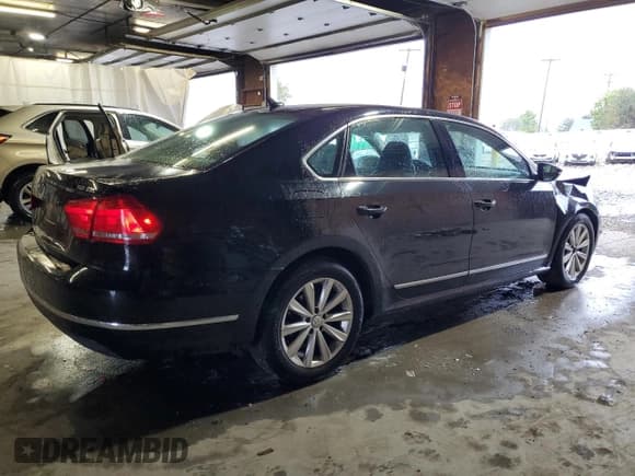 ✅ 2012 Volkswagen Passat SEL Premium • VIN: 1VWCN7A30CC032401 • Лот: 82272545. Опубликован ранее на Copart с пробегом 151 236 миль. Бесплатный доступ к архиву аукционных продаж из США и подробный отчёт об истории автомобиля на DreamBid. Изображение 3.
