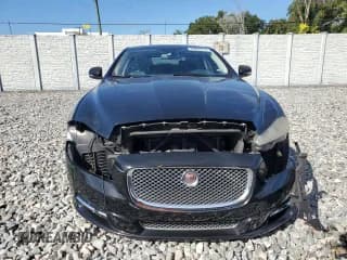 ✅ 2015 Jaguar XJ Portfolio • VIN: SAJWJ2GD5F8V90462 • Lot: 89845615. Wystawiony na Copart z przebiegiem 85 592 mil. Bezpłatny archiwum sprzedaży aukcyjnych z USA i szczegółowy raport historii pojazdu na DreamBid. Zdjęcie 5.