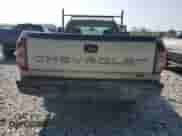 2004 Chevrolet Silverado 1500 LS z VIN 1GCEC14T84E230899, wystawiony jako Copart lot #60497185 z przebiegiem 227 145 mil mil oraz Czysty tytuł • Clean title. Historia ofert i sprzedaży dostępna na DreamBid. Obrazek 6.