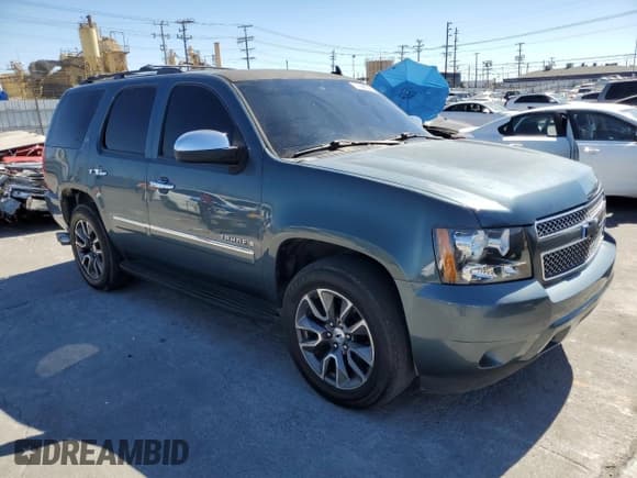 ✅ 2009 Chevrolet Tahoe LTZ • VIN: 1GNFC33J69R101907 • Lot: 71886395. Wystawiony na Copart z przebiegiem 246 080 mil. Bezpłatny archiwum sprzedaży aukcyjnych z USA i szczegółowy raport historii pojazdu na DreamBid. Zdjęcie 4.