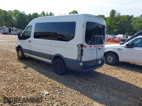 ✅ 2016 Ford Transit XL • VIN: 1FDZK1CM4GKB46112 • Lot: 42799593. Wystawiony na IAAI z przebiegiem 207 041 mil. Bezpłatny archiwum sprzedaży aukcyjnych z USA i szczegółowy raport historii pojazdu na DreamBid. Zdjęcie 3.