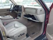 ✅ 2005 Chevrolet Suburban Z71 • VIN: 3GNFK16Z65G184001 • Lot: 43536818. Wystawiony na IAAI z przebiegiem 280 887 mil. Bezpłatny archiwum sprzedaży aukcyjnych z USA i szczegółowy raport historii pojazdu na DreamBid. Zdjęcie 5.