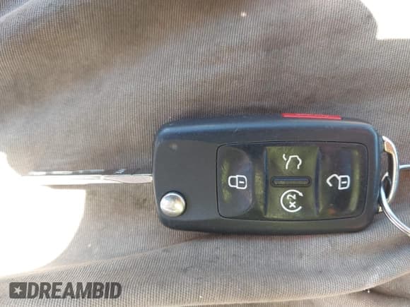 ✅ 2021 Volkswagen Passat SE • VIN: 1VWSA7A38MC010350 • Lot: 43321668. Listed on IAAI with 90,897 mi. Free auction sales archive from the USA and detailed vehicle history report at DreamBid. Image 11.