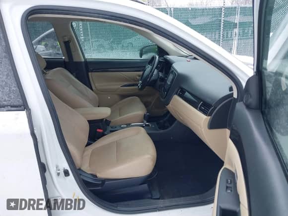 2016 Mitsubishi Outlander SE с VIN JA4AZ3A33GZ002152, выставлен на аукционе IAAI как лот 41602038 с пробегом 103 461 миль миль и . История ставок и продаж доступна на DreamBid. Изображение 5.