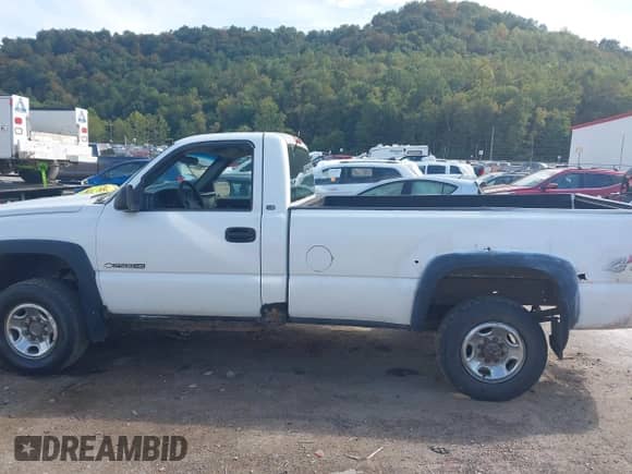 2003 Chevrolet Silverado 2500HD Work Truck с VIN 1GCHK24U63E114372, выставлен на аукционе IAAI как лот 43215704 с пробегом 326 621 миль миль и . История ставок и продаж доступна на DreamBid. Изображение 15.