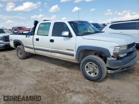 ✅ 2001 Chevrolet Silverado 2500HD LS • VIN: 1GCHK23U11F109606 • Lot: 66388275. Wystawiony na Copart z przebiegiem 189 342 mil. Bezpłatny archiwum sprzedaży aukcyjnych z USA i szczegółowy raport historii pojazdu na DreamBid. Zdjęcie 4.