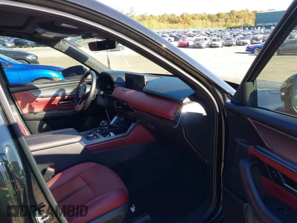 ✅ 2025 Mazda CX-70 S Premium • VIN: JM3KJDHCXS1111882 • Lot: 43529251. Listed on IAAI with 20,711 mi. Free auction sales archive from the USA and detailed vehicle history report at DreamBid. Image 5.