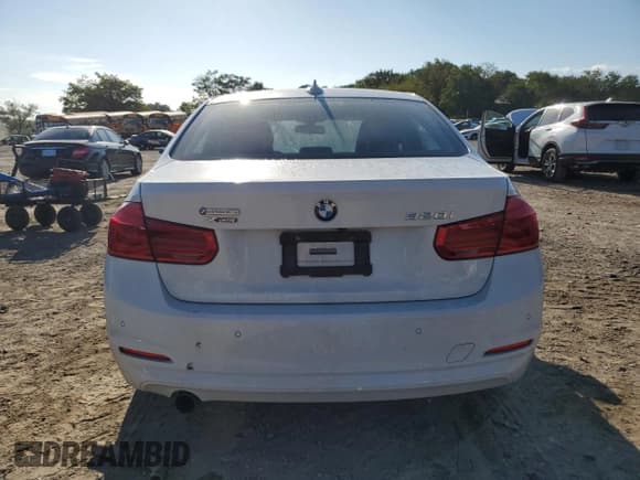 ✅ 2017 BMW 3 Series 320i xDrive • VIN: WBA8E5G57HNU41252 • Лот: 71023865. Опубликован ранее на Copart с пробегом 94 643 миль. Бесплатный доступ к архиву аукционных продаж из США и подробный отчёт об истории автомобиля на DreamBid. Изображение 6.