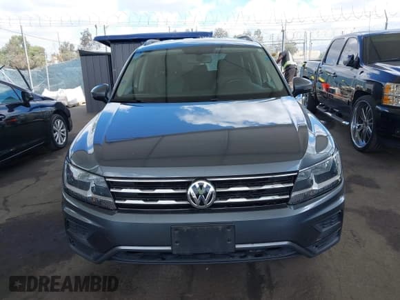 ✅ 2018 Volkswagen Tiguan SEL • VIN: 3VV3B7AX5JM190020 • Лот: 42260228. Опубликован ранее на IAAI с пробегом 83 142 миль. Бесплатный доступ к архиву аукционных продаж из США и подробный отчёт об истории автомобиля на DreamBid. Изображение 13.