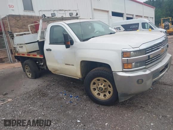 ✅ 2015 Chevrolet Silverado 2500HD Work Truck • VIN: 1GB0CUEG7FZ539406 • Лот: 42853047. Опубликован ранее на IAAI с пробегом 221 390 миль. Бесплатный доступ к архиву аукционных продаж из США и подробный отчёт об истории автомобиля на DreamBid. Изображение 1.