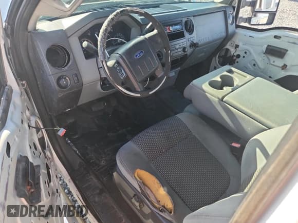 ✅ 2012 Ford F-250 XL • VIN: 1FT7X2A61CEC67924 • Lot: 67895235. Listed on Copart with 331,460 mi. Free auction sales archive from the USA and detailed vehicle history report at DreamBid. Image 8.