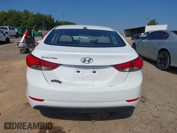 ✅ 2016 Hyundai Elantra SE • VIN: 5NPDH4AE2GH721252 • Lot: 42959277. Listed on IAAI with 177,936 mi. Free auction sales archive from the USA and detailed vehicle history report at DreamBid. Image 17.